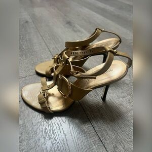 Dolce & Gabbana gold leather stewpot high heels Size 6 $898
